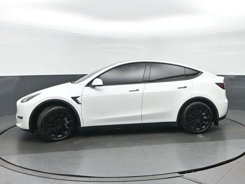Pearl White Multi-Coat 2023 Tesla Model Y Long Range Dual Motor All-Wheel Drive