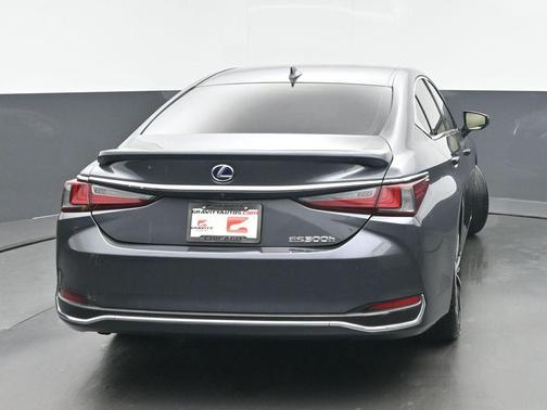 Cloudburst Gray 2022 Lexus ES 300h Base