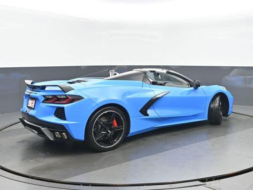 Rapid Blue 2022 Chevrolet Corvette Stingray w/3LT