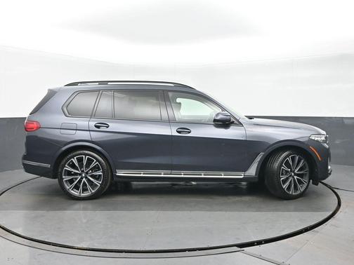 Arctic Grey Metallic 2022 BMW X7 xDrive40i