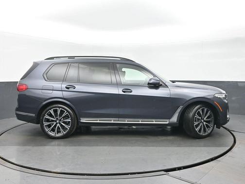 Arctic Grey Metallic 2022 BMW X7 xDrive40i