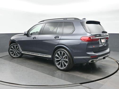 Arctic Grey Metallic 2022 BMW X7 xDrive40i
