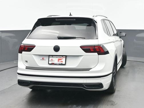 2022 Volkswagen Tiguan 2.0T SE R-Line Black 4MOTION