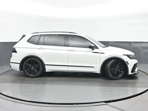 2022 Volkswagen Tiguan 2.0T SE R-Line Black 4MOTION