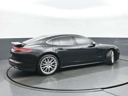 2018 Porsche Panamera 4S