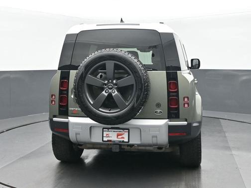 2023 Land Rover Defender 110 SE