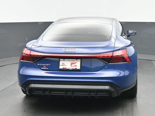 2023 Audi e-tron GT Prestige quattro