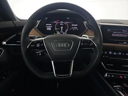 2023 Audi e-tron GT Prestige quattro