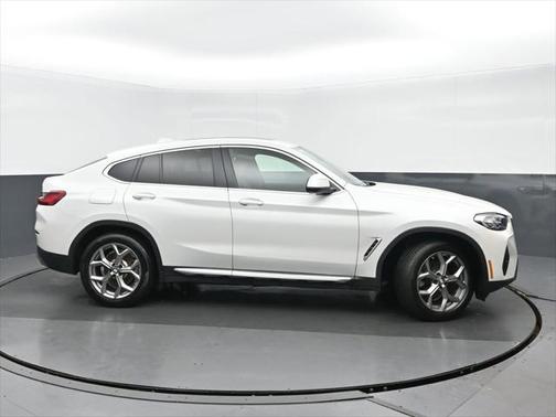 2022 BMW X4 xDrive30i
