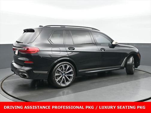 2021 BMW X7 M50i