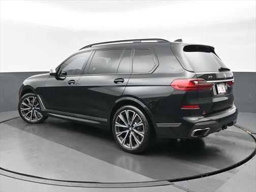 2021 BMW X7 M50i