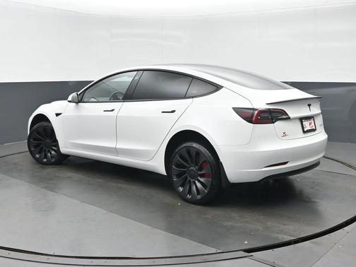 Pearl White Multi-Coat 2023 Tesla Model 3 Performance
