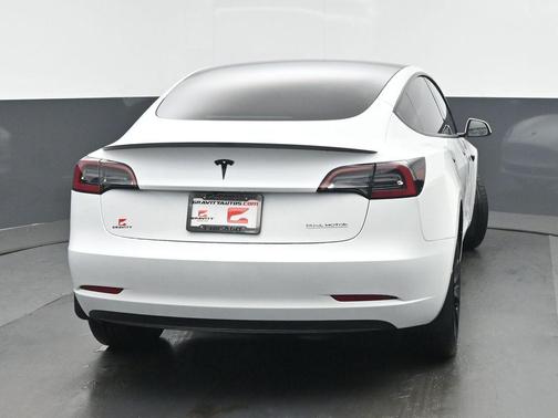 Pearl White Multi-Coat 2023 Tesla Model 3 Performance