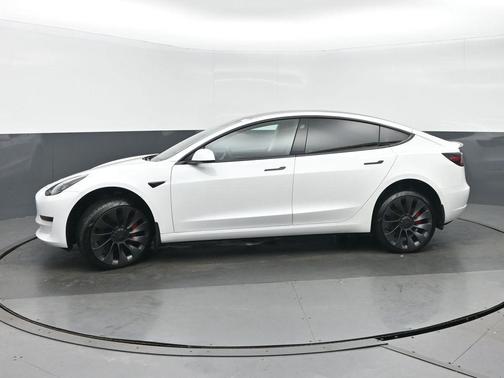 Pearl White Multi-Coat 2023 Tesla Model 3 Performance