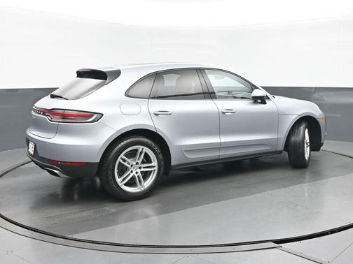 2021 Porsche Macan Base