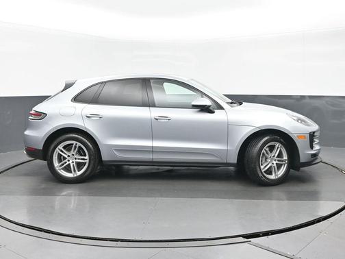 2021 Porsche Macan Base