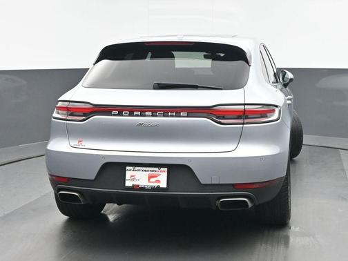 2021 Porsche Macan Base