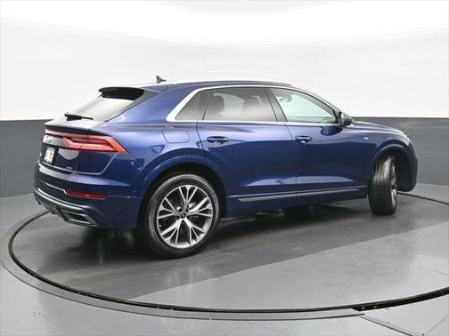 2023 Audi Q8 55 Premium Plus