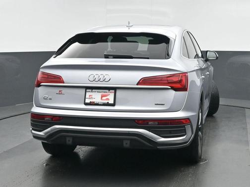 2022 Audi Q5 45 S line Premium