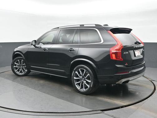 2016 Volvo XC90 T6 Momentum