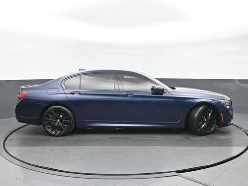 2022 BMW 750 i xDrive