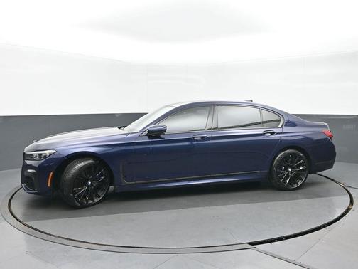 2022 BMW 750 i xDrive