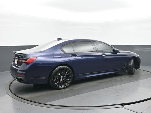 2022 BMW 750 i xDrive