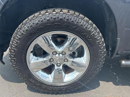 2016 RAM 1500 SLT