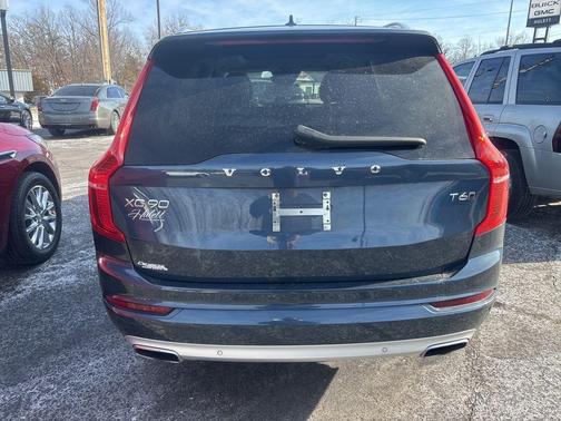 2021 Volvo XC90 T6 Momentum 7 Passenger