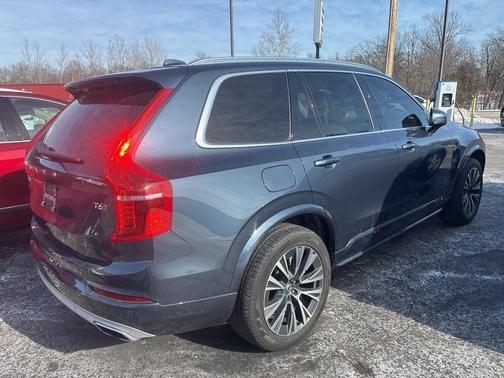 2021 Volvo XC90 T6 Momentum 7 Passenger