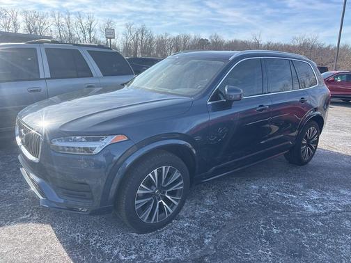 2021 Volvo XC90 T6 Momentum 7 Passenger