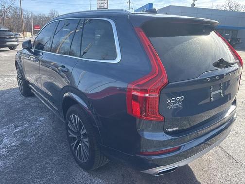 2021 Volvo XC90 T6 Momentum 7 Passenger