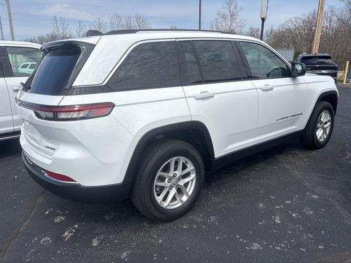 2023 Jeep Grand Cherokee Laredo
