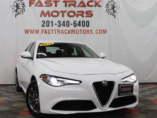 2017 Alfa Romeo Giulia Base