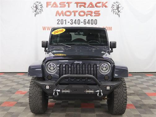 2016 Jeep Wrangler Unlimited Sahara