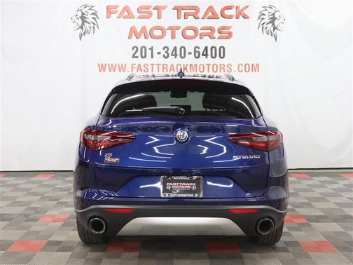 2018 Alfa Romeo Stelvio Sport