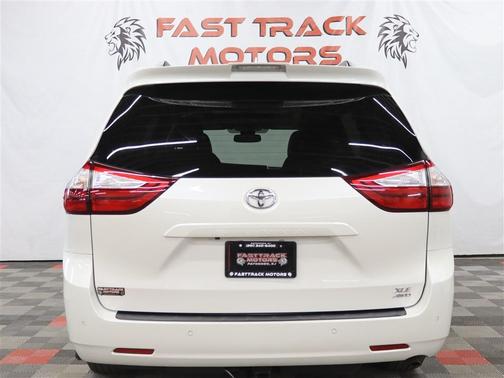 2019 Toyota Sienna XLE Premium