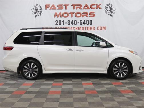 2019 Toyota Sienna XLE Premium