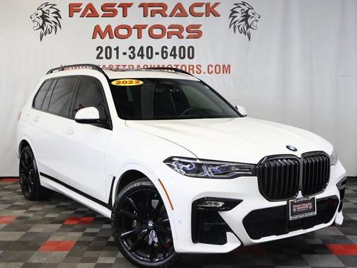 2022 BMW X7 M50i