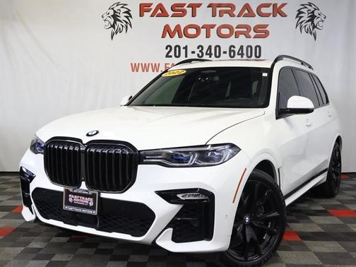 2022 BMW X7 M50i