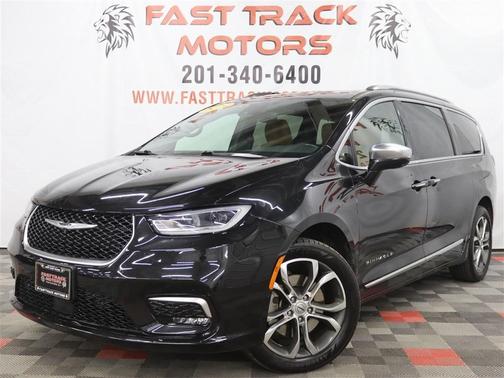 2022 Chrysler Pacifica L