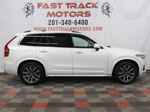 2019 Volvo XC90 T6 Momentum