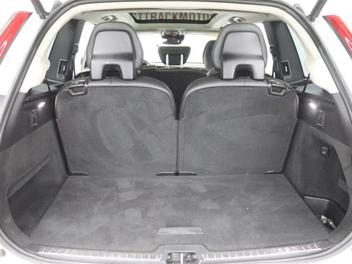 2019 Volvo XC90 T6 Momentum