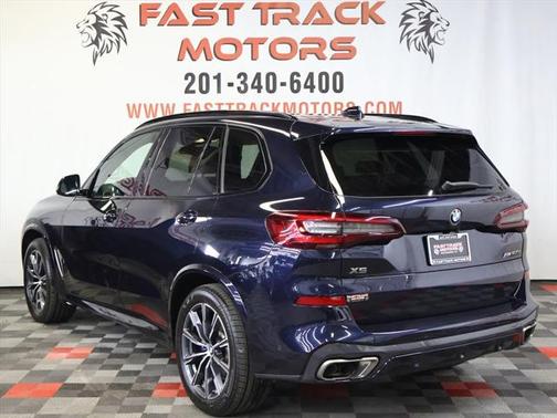 2022 BMW X5 M50i
