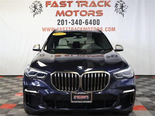 2022 BMW X5 M50i