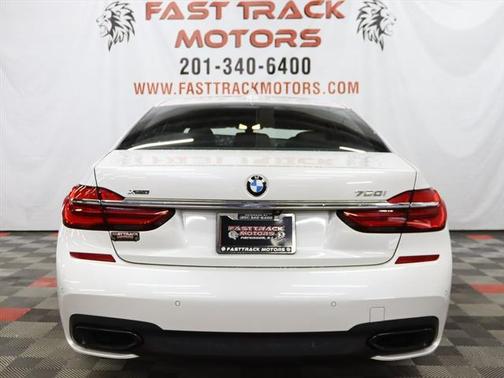 2016 BMW 750 i xDrive