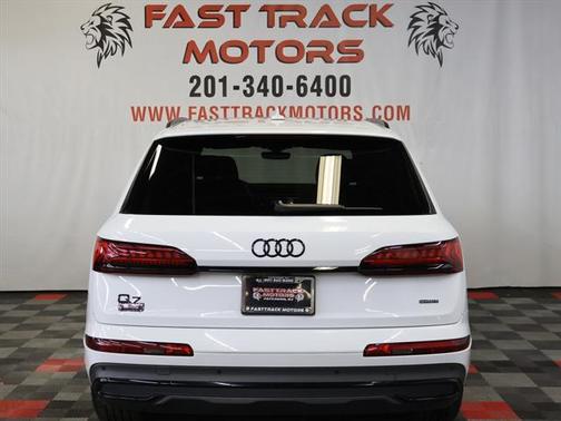 2022 Audi Q7 45 Premium Plus