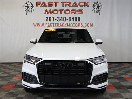 2022 Audi Q7 45 Premium Plus