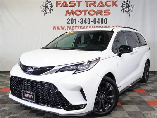 2021 Toyota Sienna XSE 7 Passenger