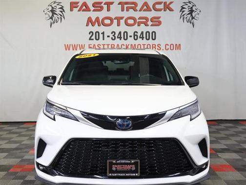 2021 Toyota Sienna XSE 7 Passenger